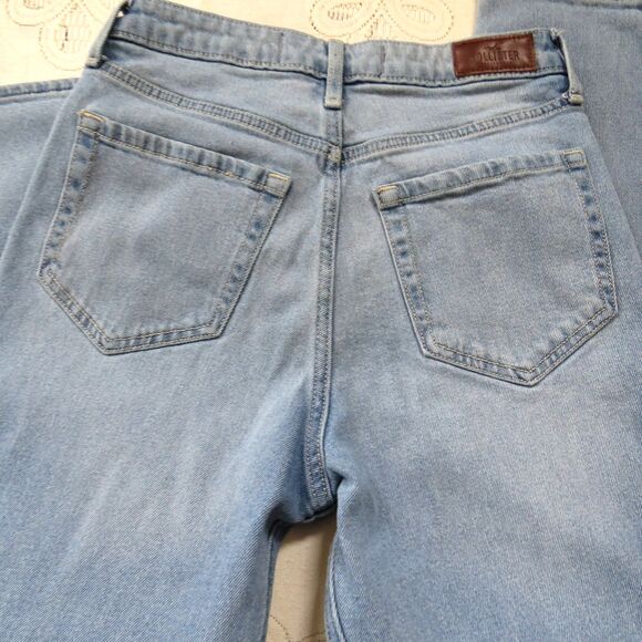 Hollister Ultra High Rise Mom Bandana Patched Jeans  3R(27) Light Wash - Picture 9 of 11